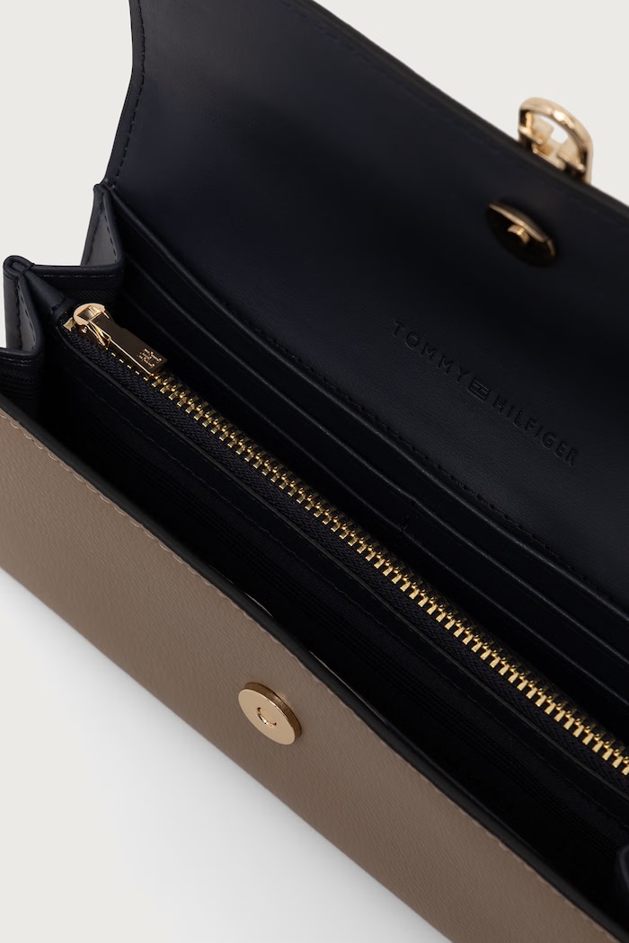 Akcesoria Tommy Hilfiger Portfel damski z imitacji skóry AW0AW18935 brązowy