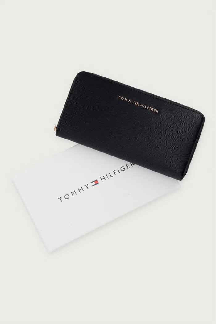 Портфейл дамски от имитация на кожа Tommy Hilfiger черен AW0AW18933