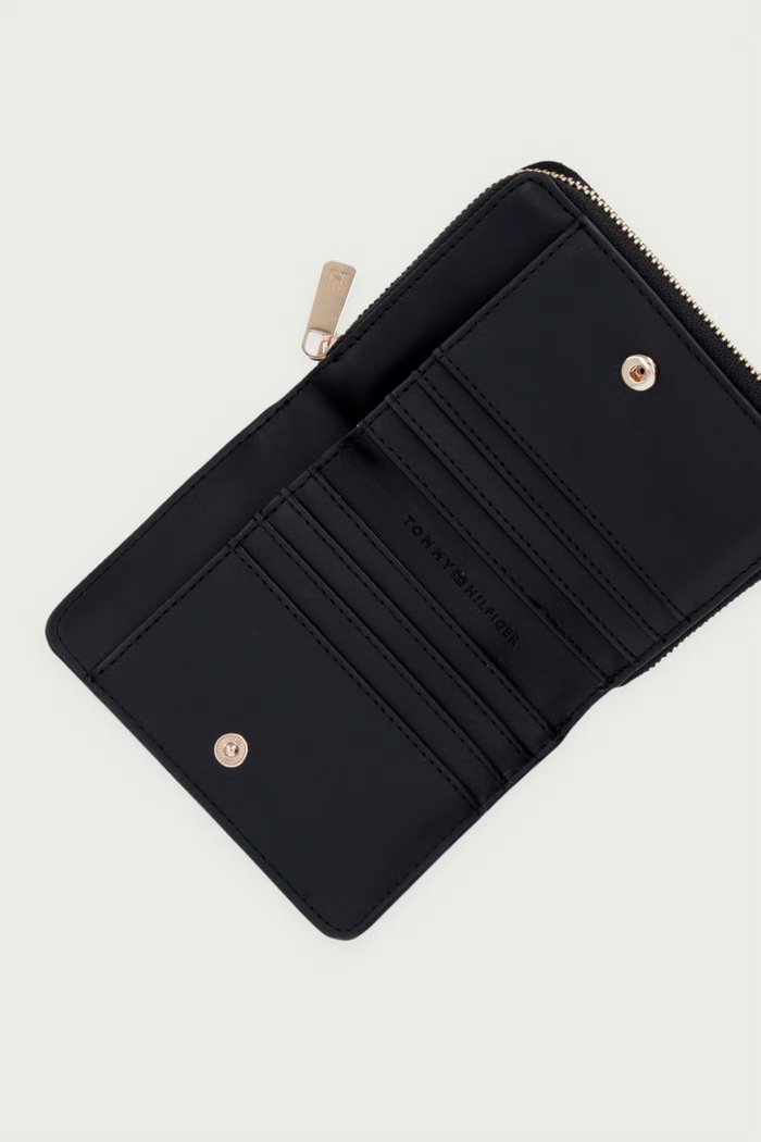 Doplnky Tommy Hilfiger Peňaženka dámska AW0AW18932 čierna