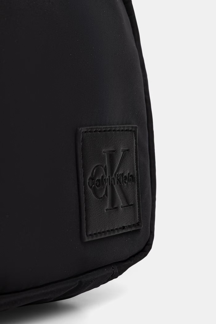 Calvin Klein kosmetyczka damska czarny LV04F1310G