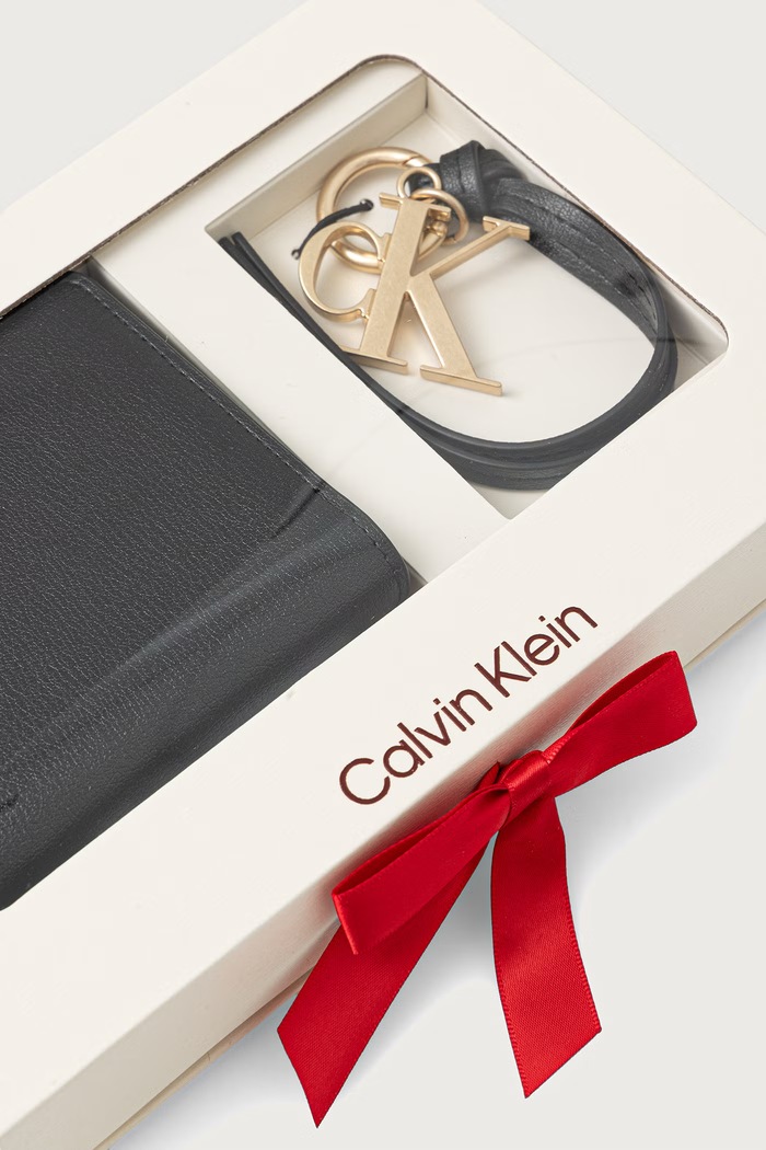 Calvin Klein Γυναικεία από απομίμηση δέρματος LV04F0001G