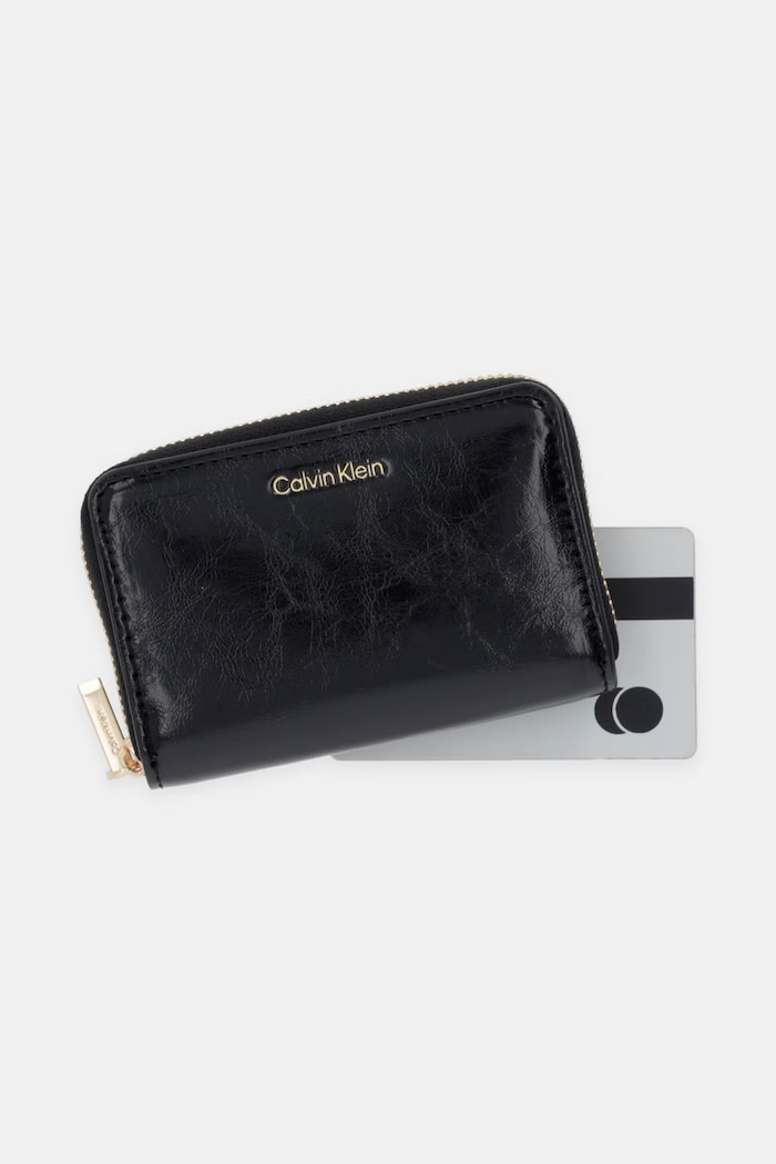 Calvin Klein peňaženka dámska z imitácie kože čierna LV04F1201G
