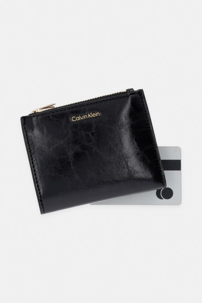 Calvin Klein peňaženka dámska z imitácie kože čierna LV04F1166G