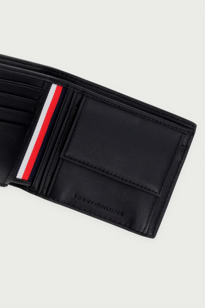 Doplnky Tommy Hilfiger Peňaženka kožená AM0AM14841 čierna