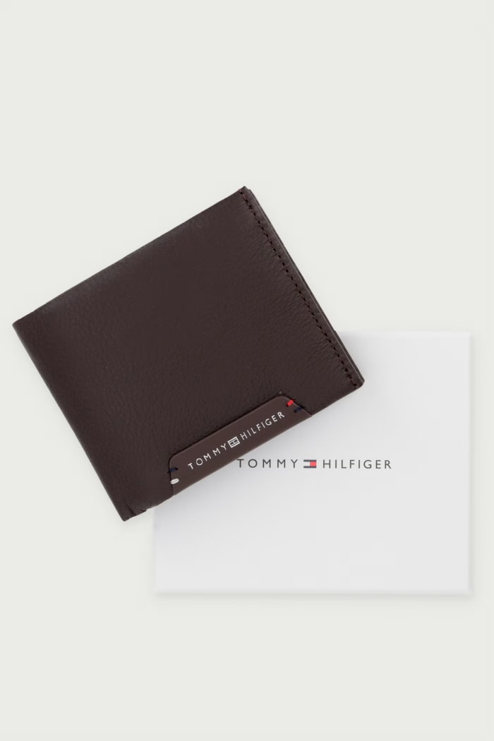 Peňaženka kožená Tommy Hilfiger hnedá AM0AM14788