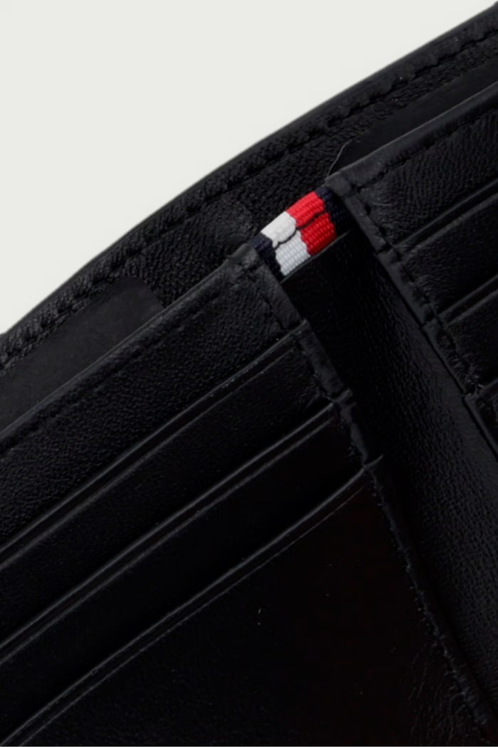 Doplnky Tommy Hilfiger Peňaženka pánska kožená AM0AM14785 čierna