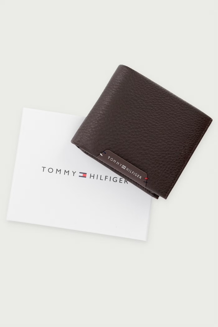 Портфейл мъжки от кожа Tommy Hilfiger кафяв AM0AM14780