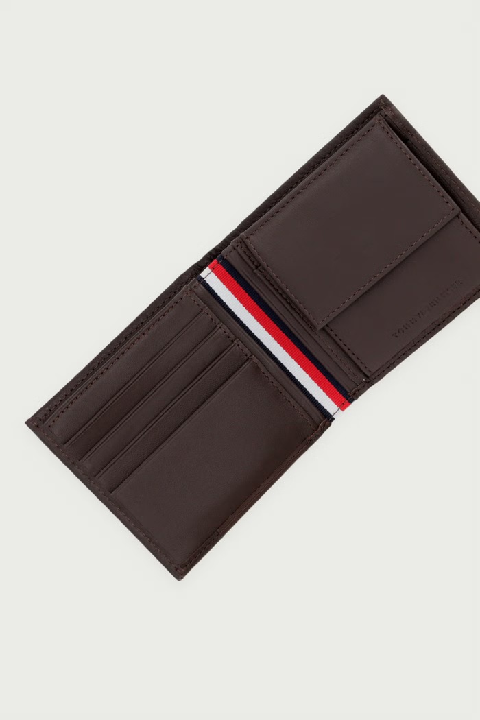 Doplnky Tommy Hilfiger Peňaženka pánska kožená AM0AM14779 hnedá