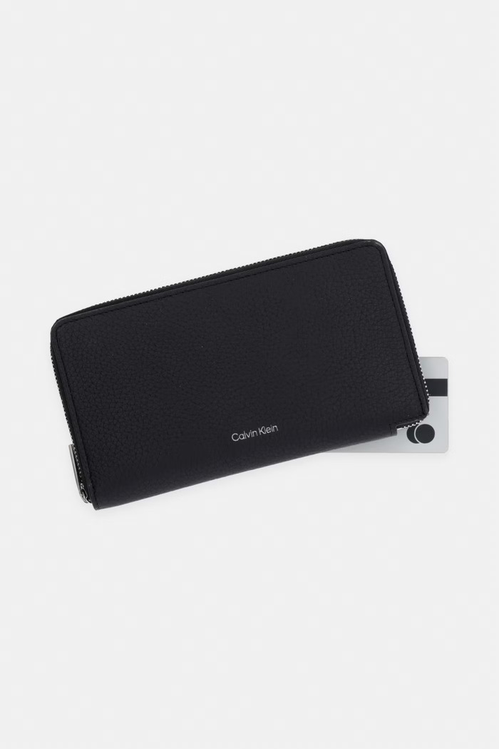 Calvin Klein portfel damski skórzany czarny LV04D1107G