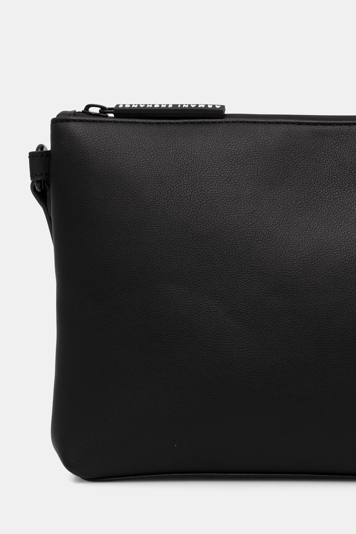 Аксесоари Armani Exchange чанта през рамо мъжка от имитация на кожа XM003595.AF26679 черен