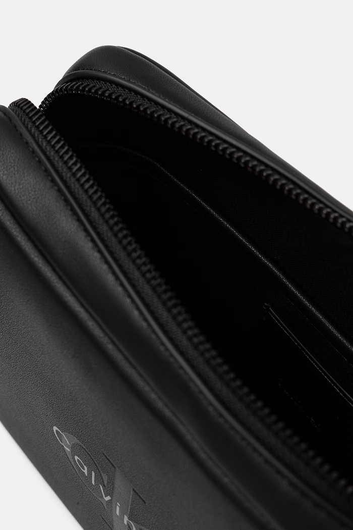 Akcesoria Calvin Klein kosmetyczka męska z imitacji skóry LV04D1257G czarny