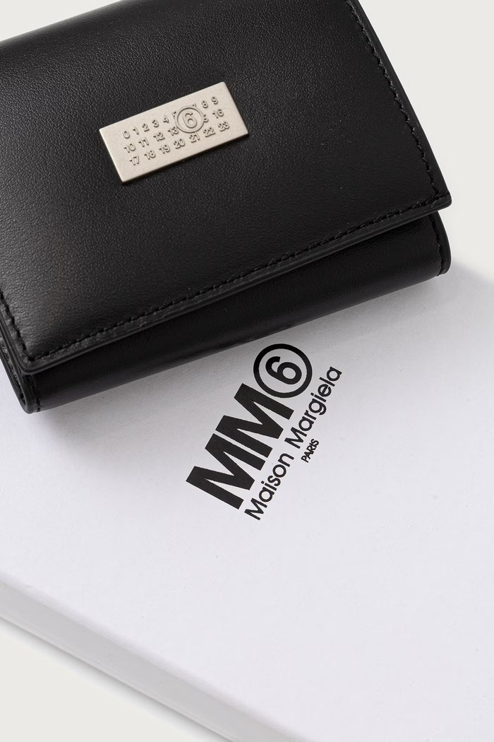 MM6 Maison Margiela portfel skórzany czarny SA6UI0030.P9201