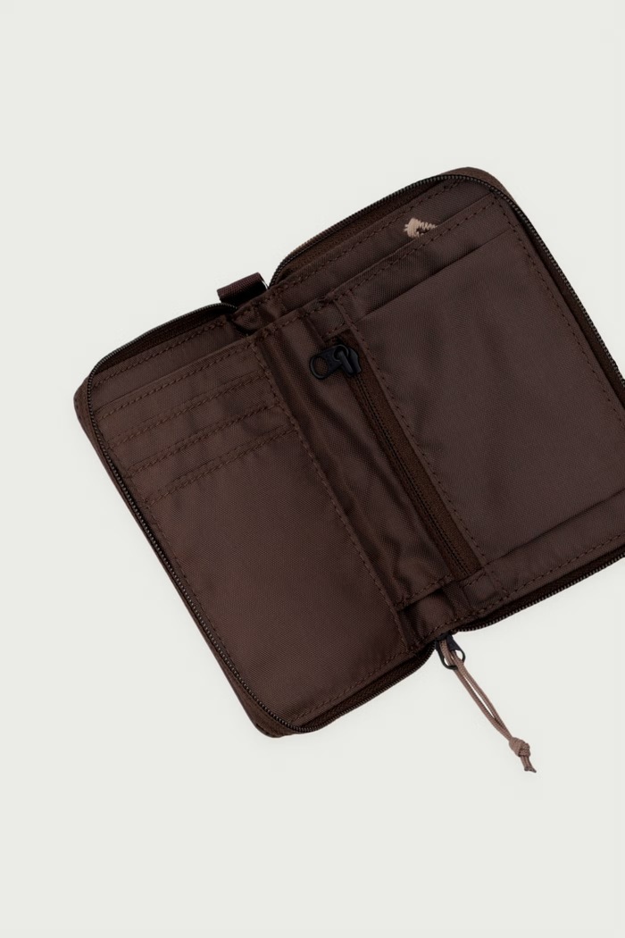 Doplnky The North Face Peňaženka Base Camp Voyager NF0A81BKTGV1 hnedá