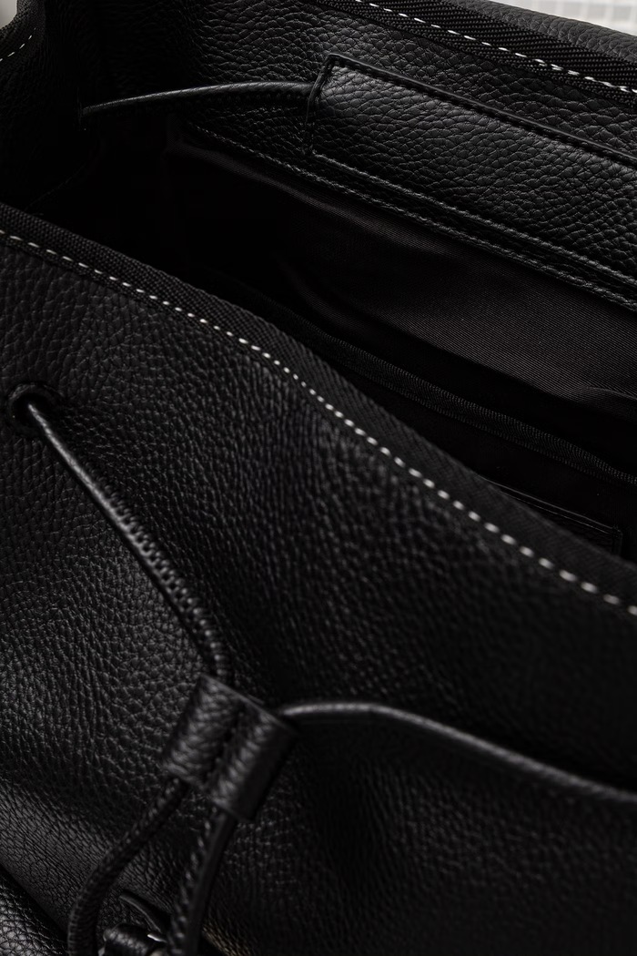 Ruksak za muškarce od imitacije kože Calvin Klein crna LV04D3565G