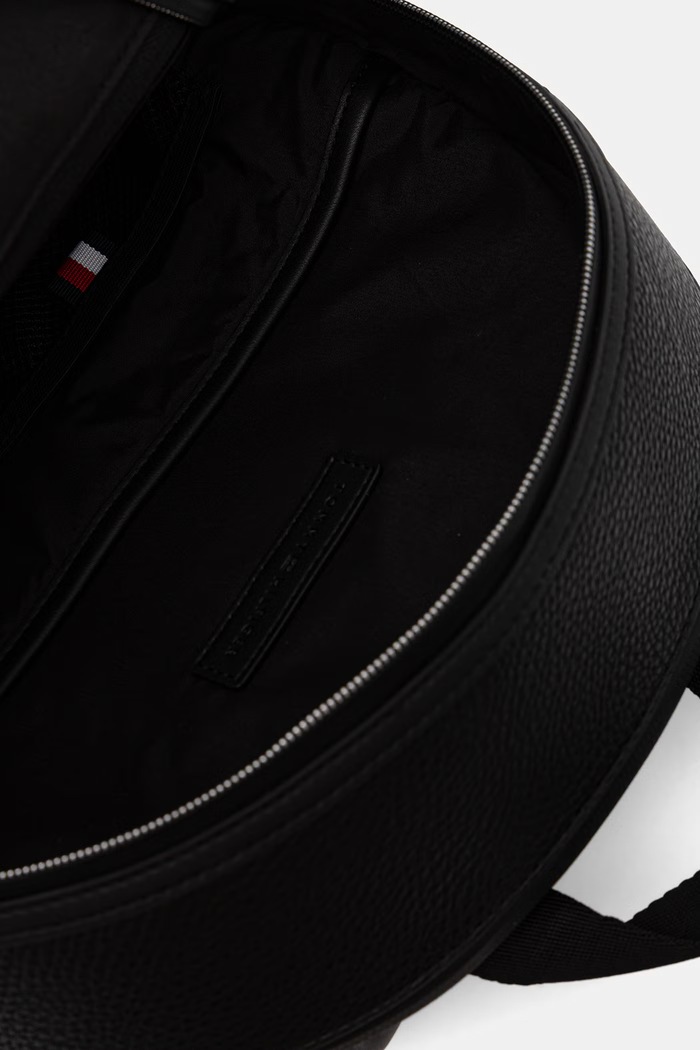 Tommy Hilfiger férfi műbőr hátizsák fekete AM0AM14431