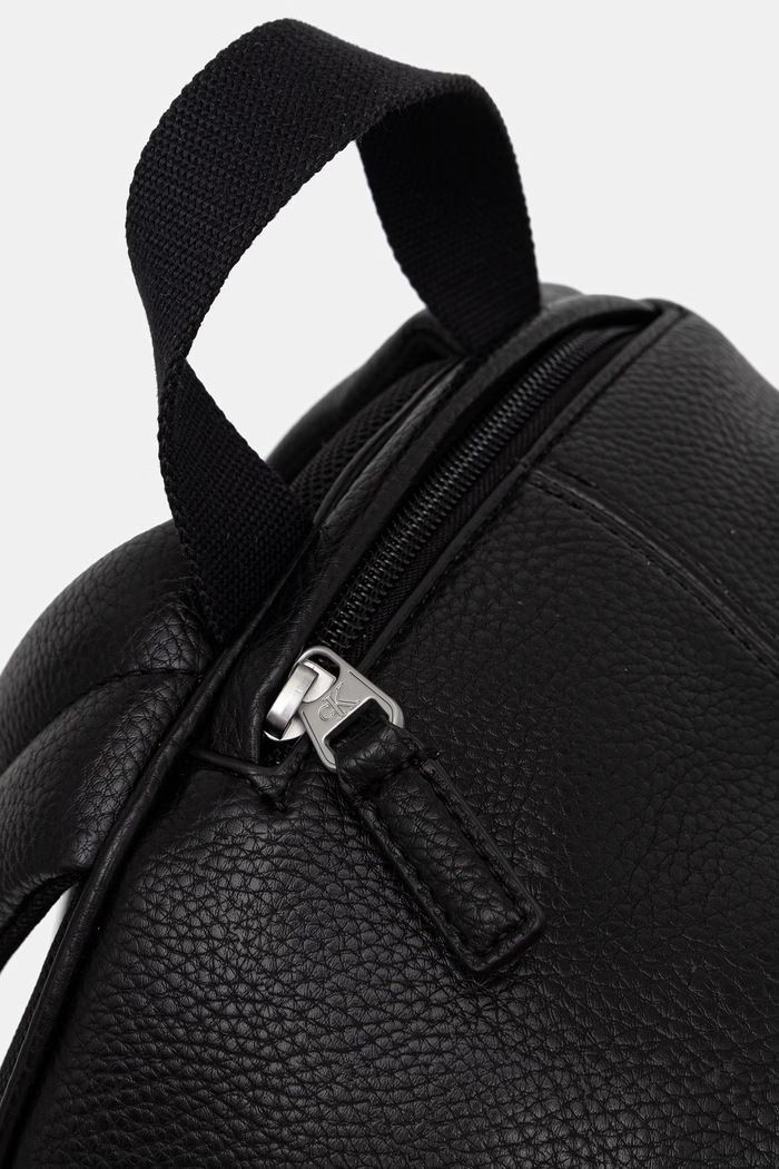 Calvin Klein раница мъжка от имитация на кожа LV04D3425G черен