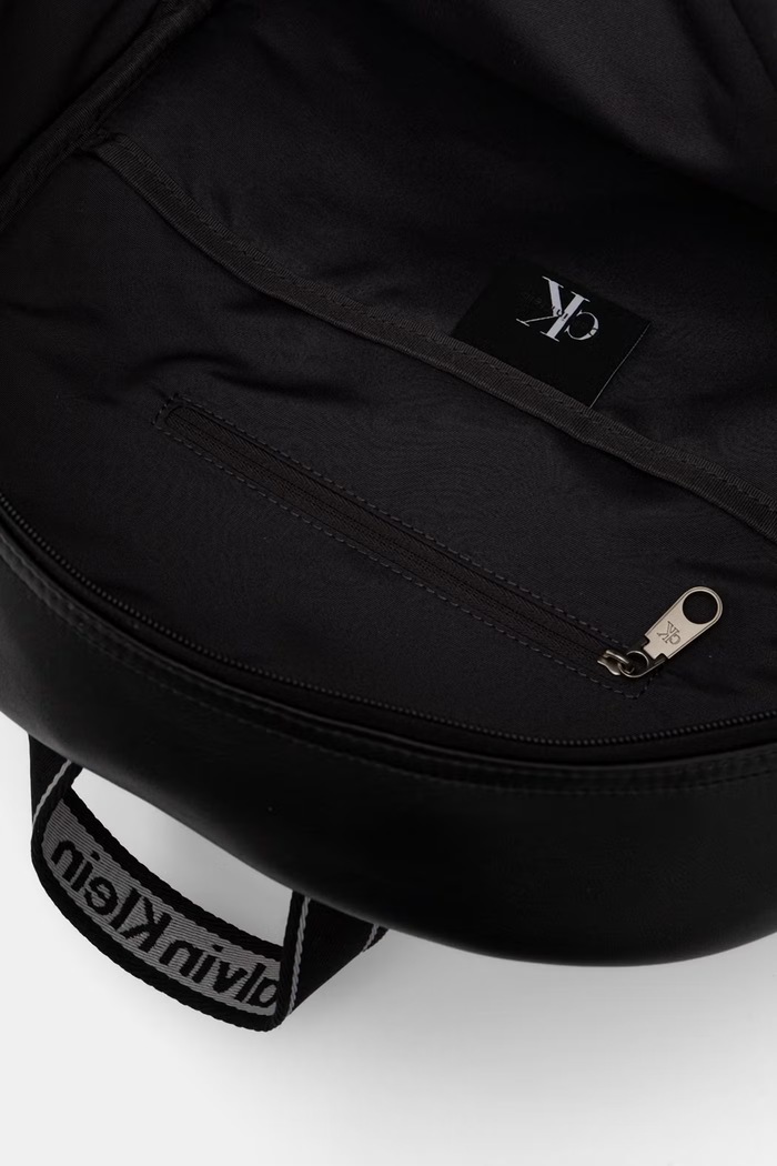 Calvin Klein plecak miejski męski z imitacji skóry LV04D3417G czarny