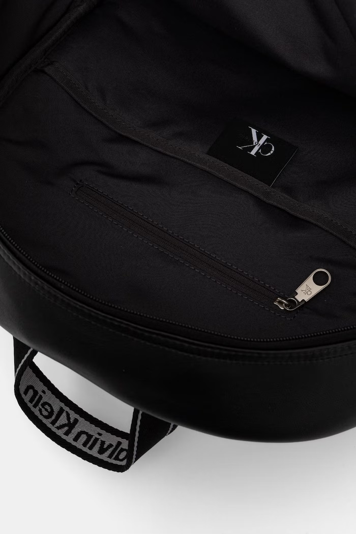 Calvin Klein plecak miejski męski z imitacji skóry LV04D3417G czarny