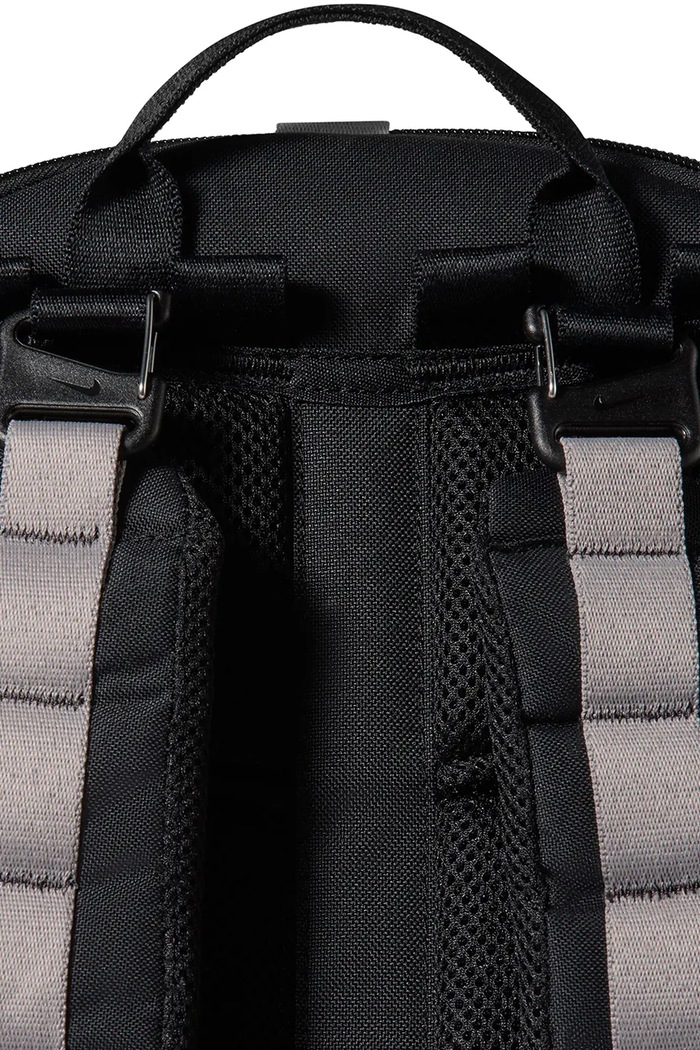 Nike ACG: All Conditions Gear Plecak turystyczny ACG DAYMAX 25L HJ8178.010