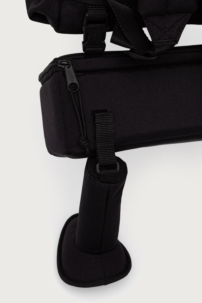 X WALTER VB plecak Eastpak EK0A5BPDE0J1 czarny
