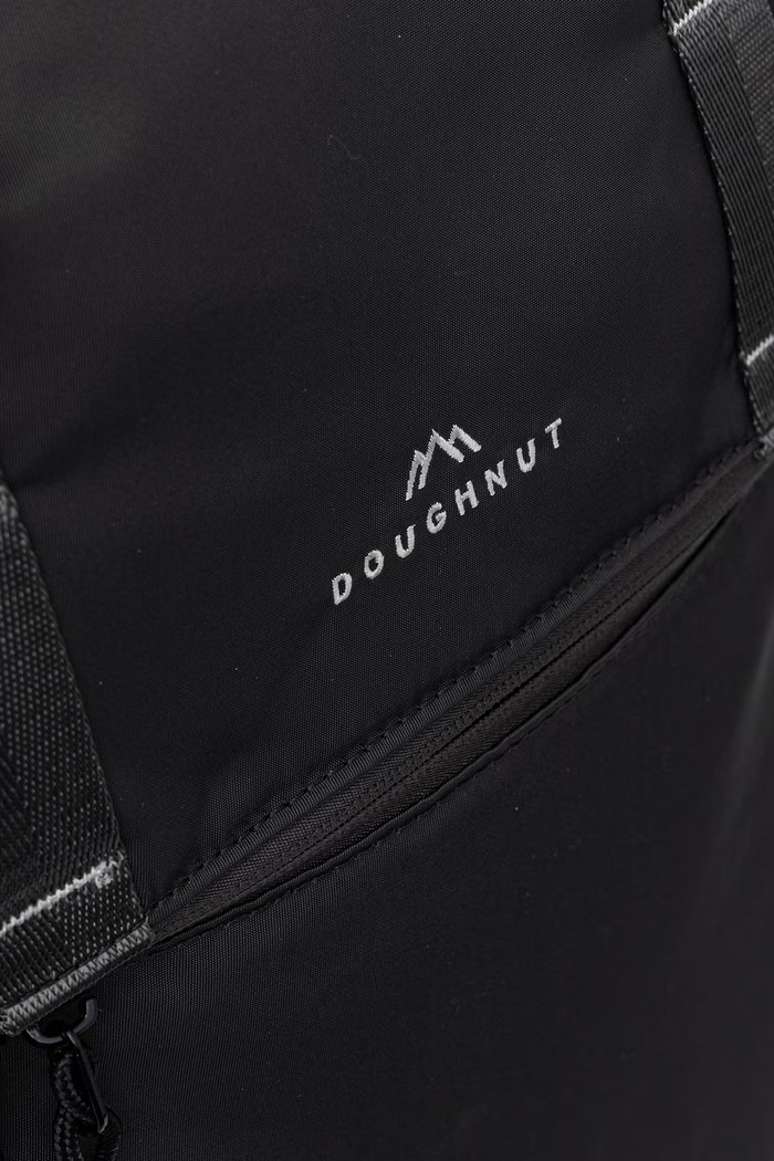 Plecak Croissant Unearthed 18L Doughnut D195.UN.0004.F czarny