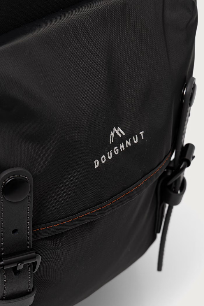 Plecak Macaroon Unearthed 20L Doughnut D011.UN.0004.F zielony