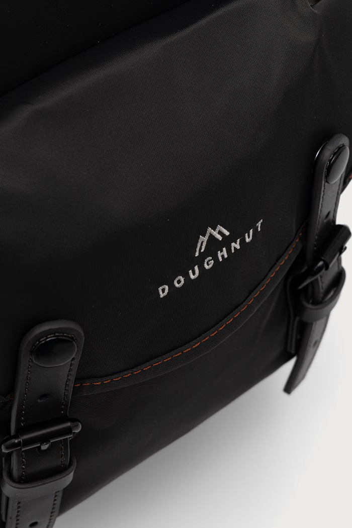 Plecak Macaroon Unearthed 16L Doughnut D010.UN.0004.F zielony