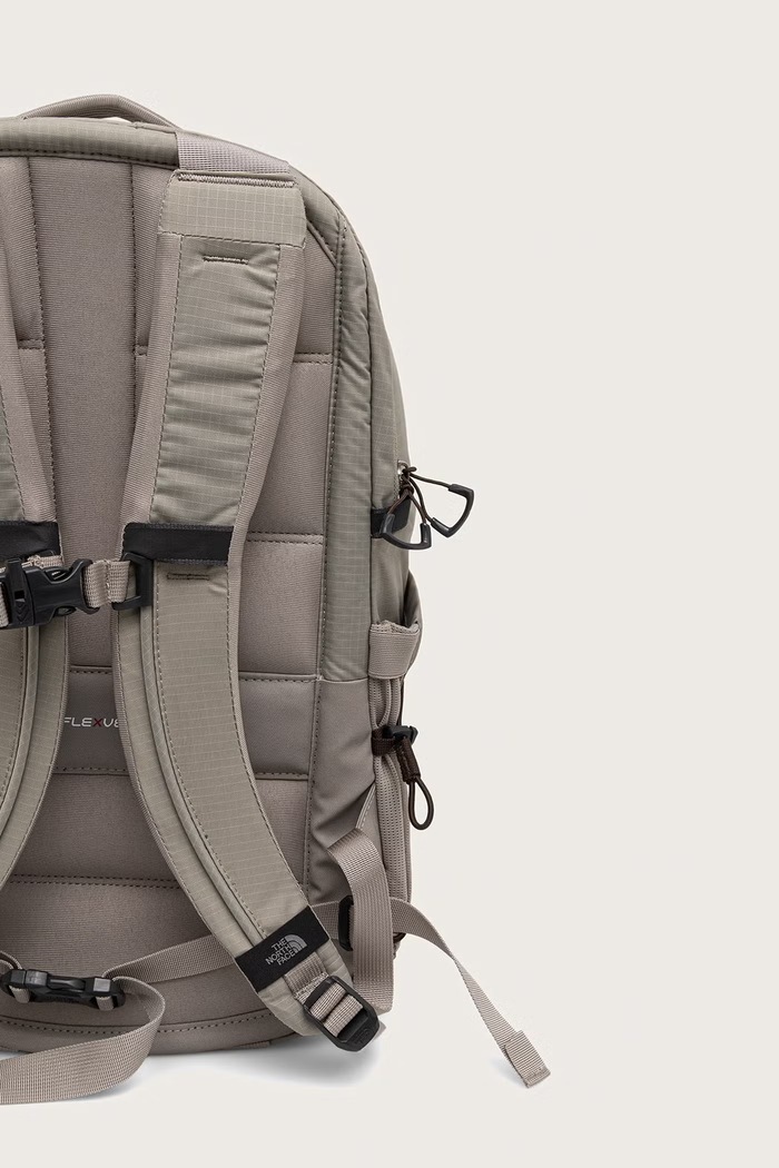 Dodatki The North Face nahrbtnik Borealis 28L NF0A52SE0WB1 siva