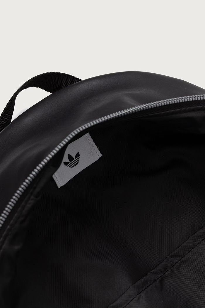 Ruksak od imitacije kože Classic adidas Originals crna KS4133