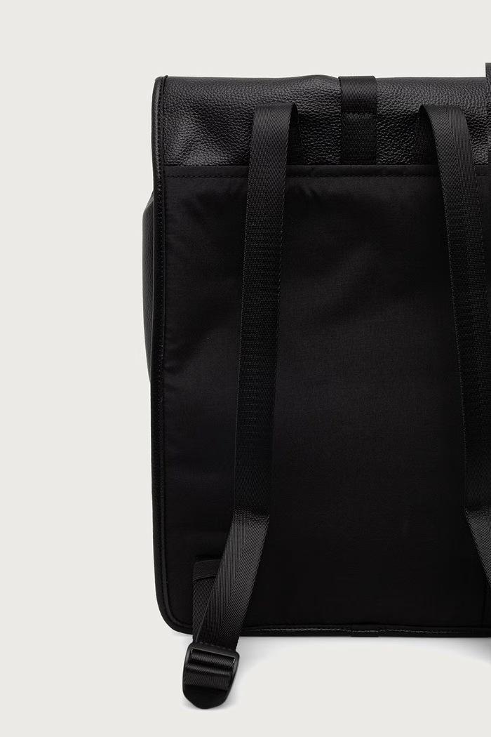 Akcesoria EA7 Emporio Armani plecak z imitacji skóry AF29345.7X000760 czarny