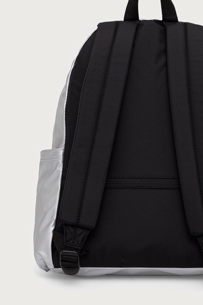 Akcesoria Eastpak plecak DAY PAKR EK0A5BG47Y21 srebrny