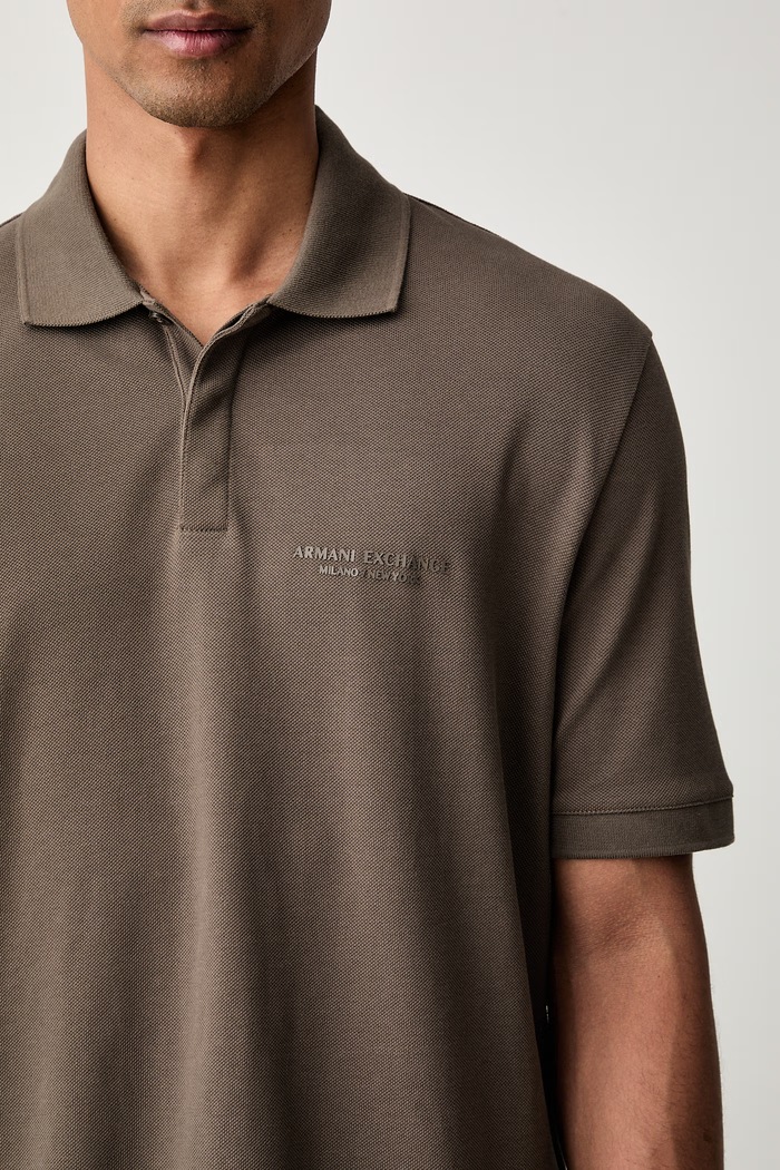 Armani Exchange polo majica za muškarce od pamuka smeđa XM001286.AF10366