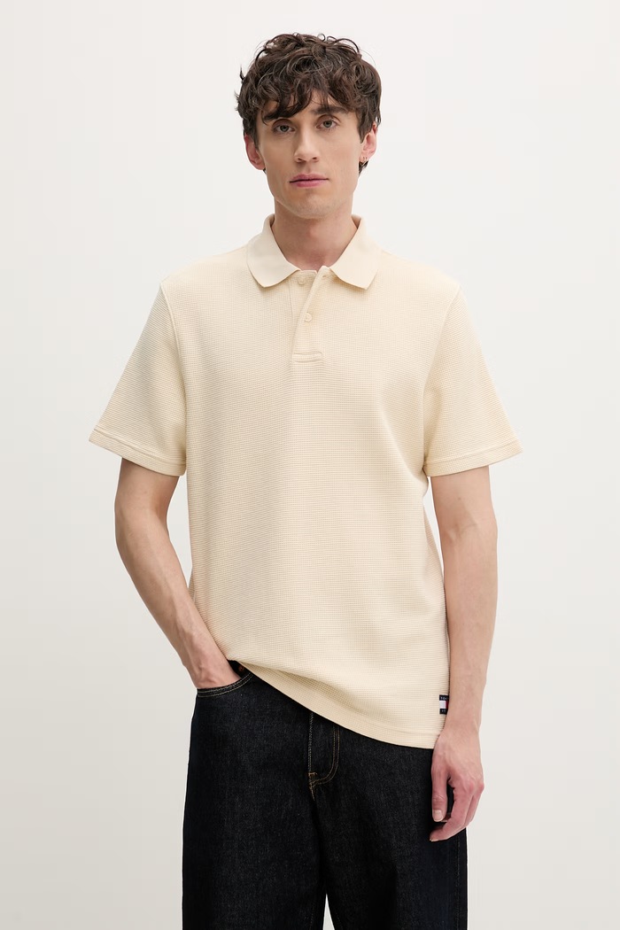 Tommy Jeans πόλο ανδρικό βαμβακερό μπεζ DM0DM23408