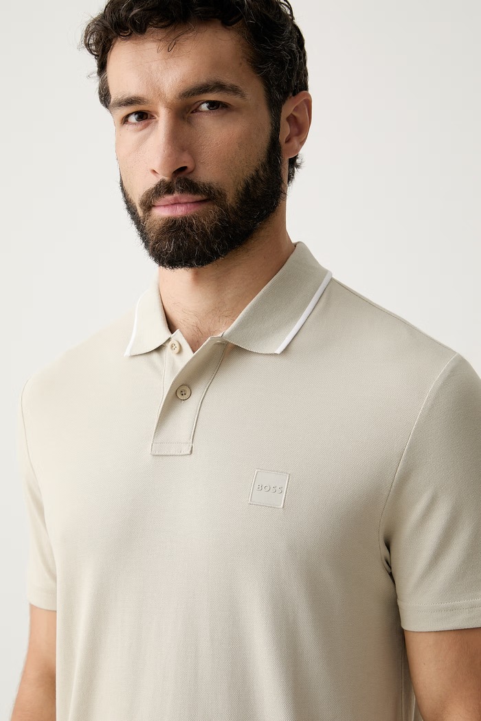 BOSS Orange polo męskie bawełniane Passerford beżowy 50566185