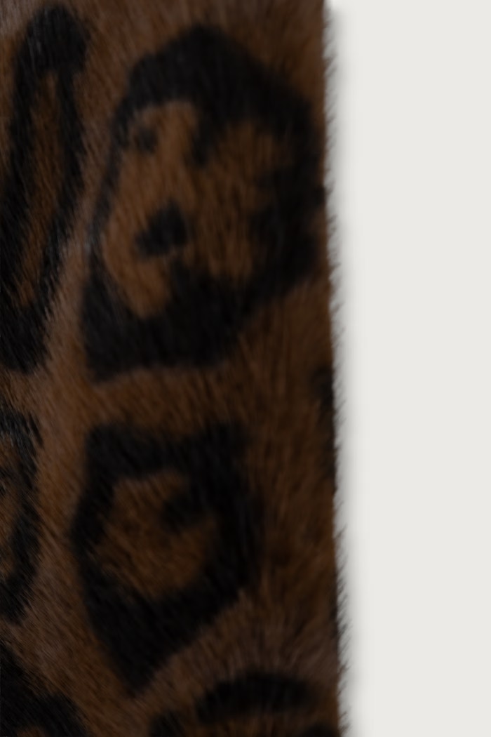 DKNY Szalik damski D6WS1906 brązowy AW26