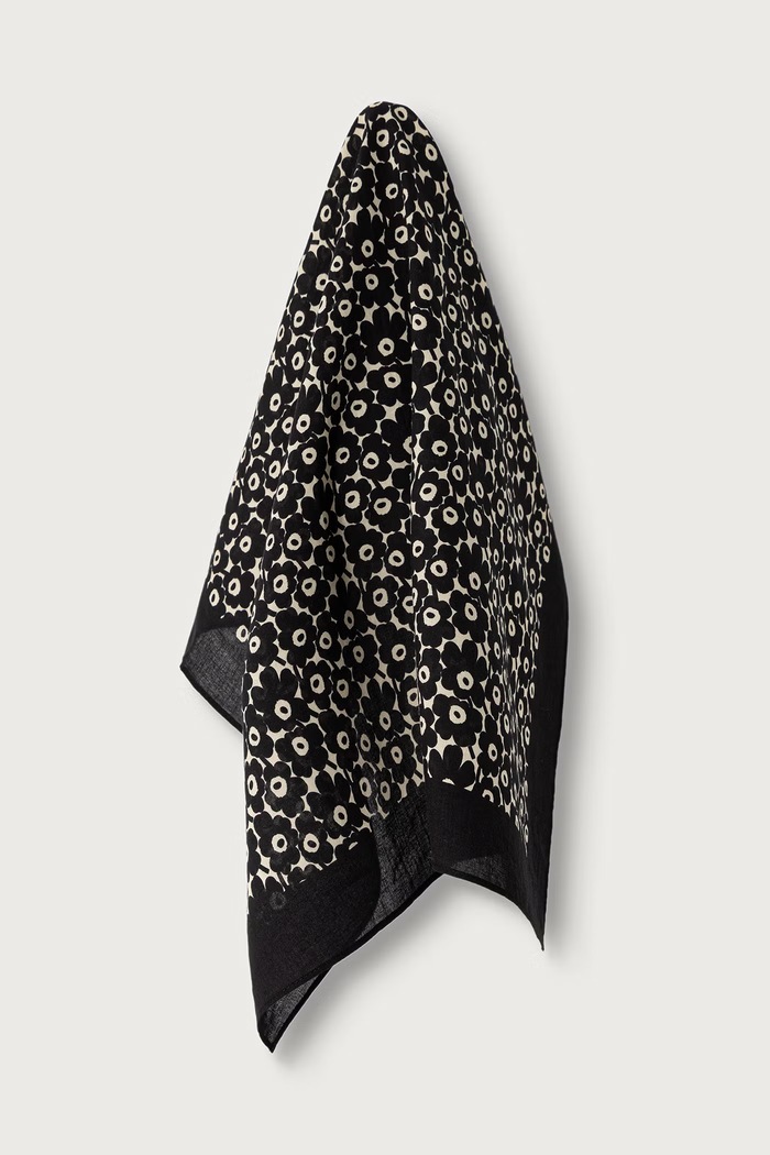 Marimekko apaszka damska bawełniana 090603 czarny AW26