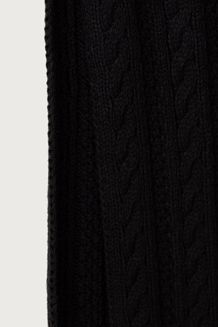 Guess Kratki šal za žene FRANCES AW5647.WOL03 crna AW26