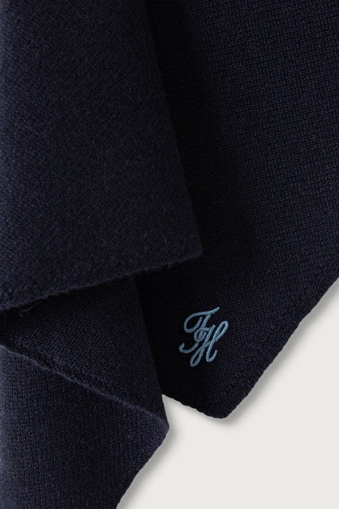 Αξεσουάρ Tommy Hilfiger Τετράγωνο μαντήλι γυναικείο από πρόσμιξη κασμιριού AW0AW19573 σκούρο μπλε