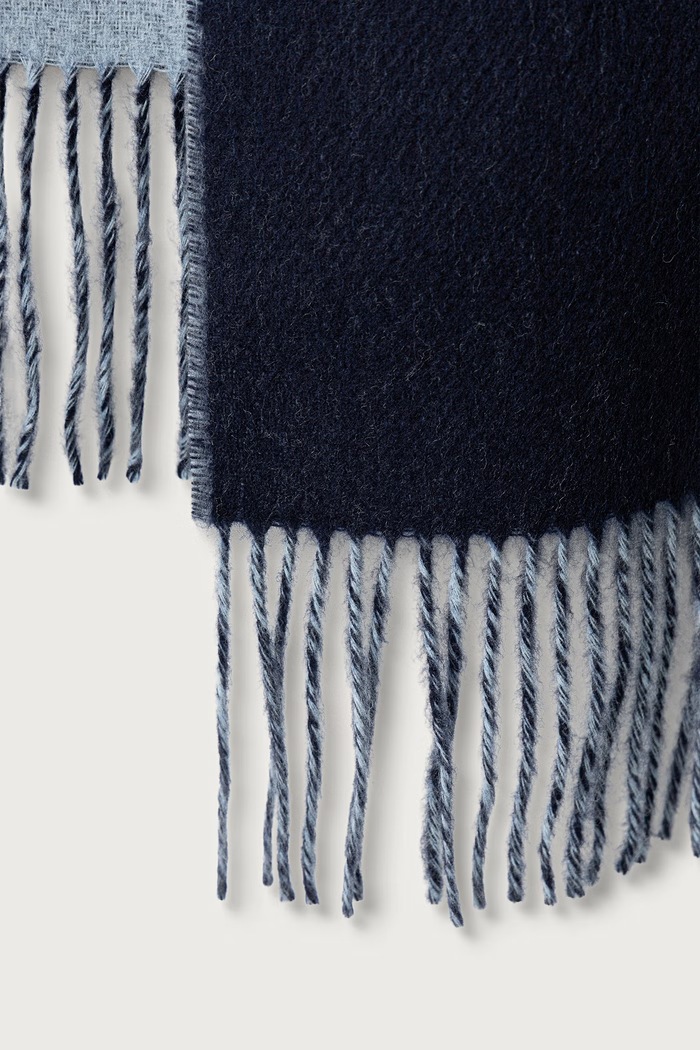 Tommy Hilfiger Szalik damski wełniany AW0AW19123 granatowy AW26