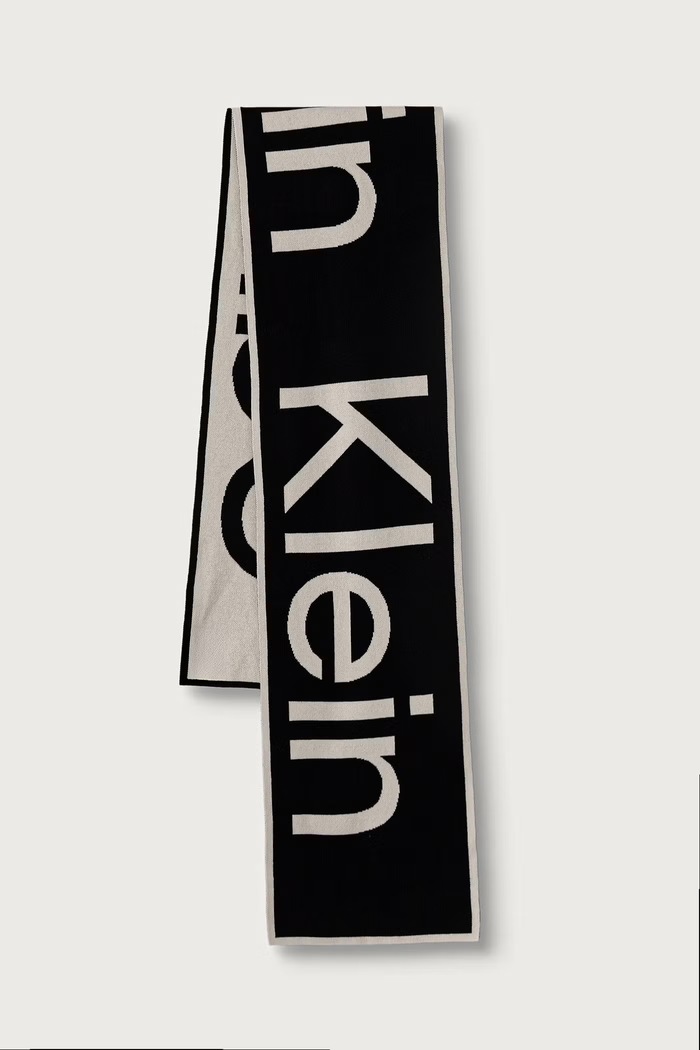 Calvin Klein szalik damski z bawełną czarny LV04F8108G
