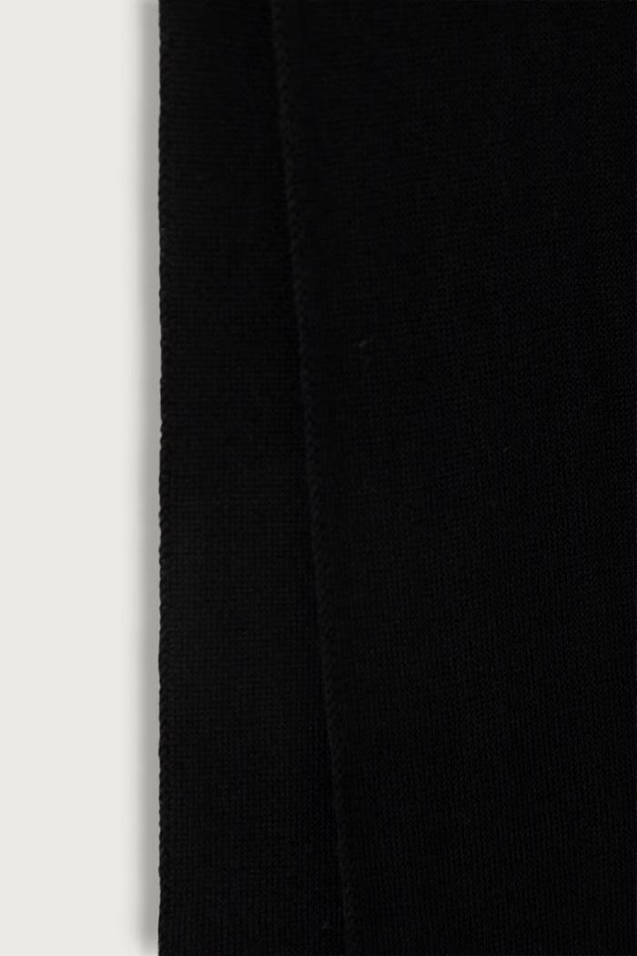 Armani Exchange Kratki šal za žene od vune XW001442.AF11896 crna AW26