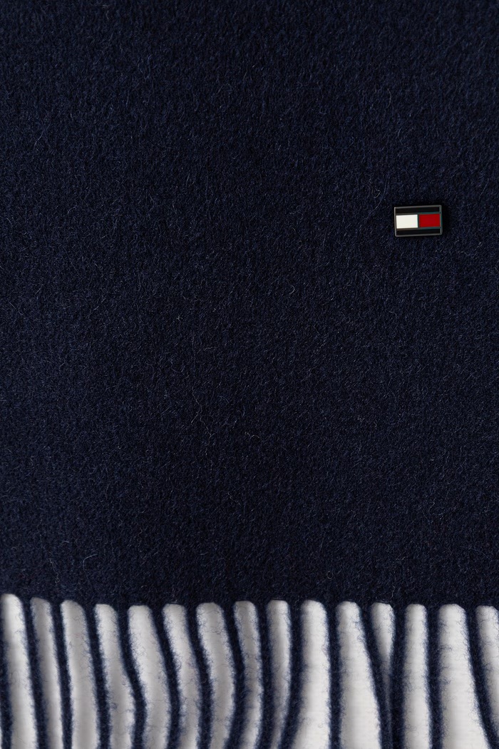 Tommy Hilfiger szalik męski kaszmirowy AM0AM14576 granatowy AW26