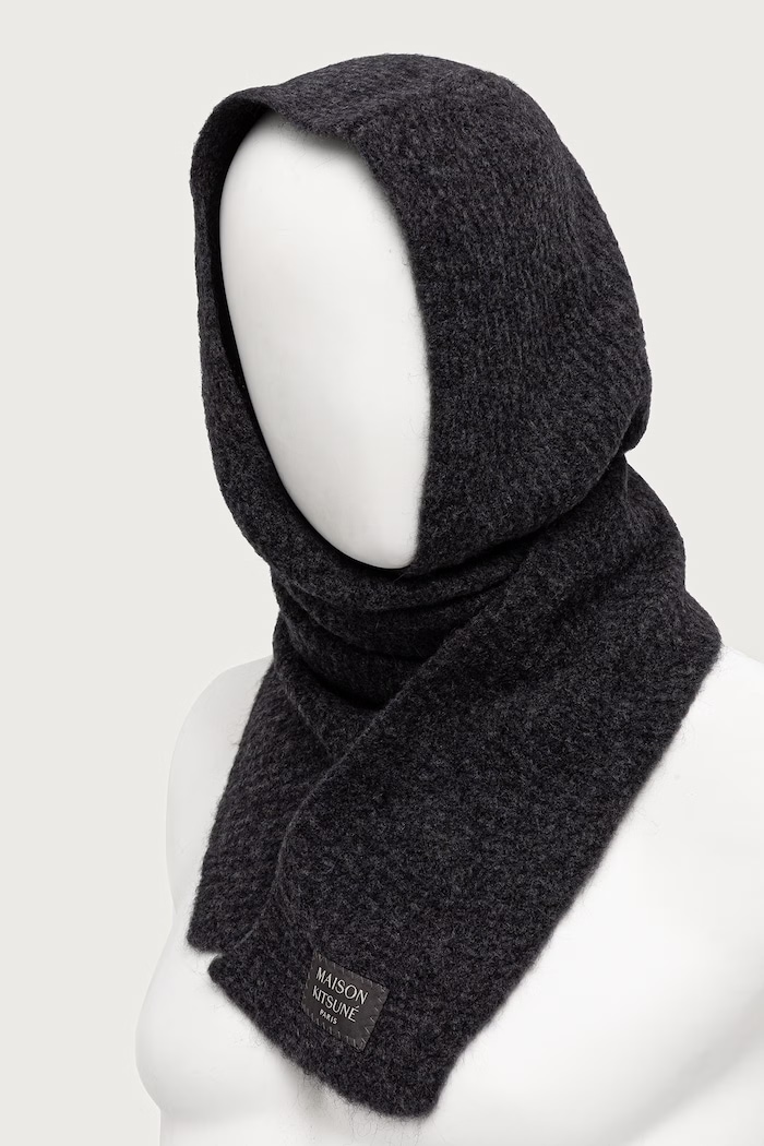 Maison Kitsuné Kaptur z wełną MRUAT11WA0022 czarny AW26