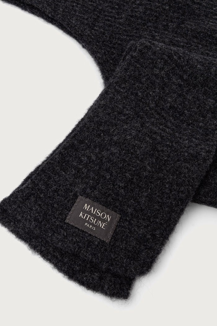 Akcesoria Maison Kitsuné Kaptur z wełną MRUAT11WA0022 czarny