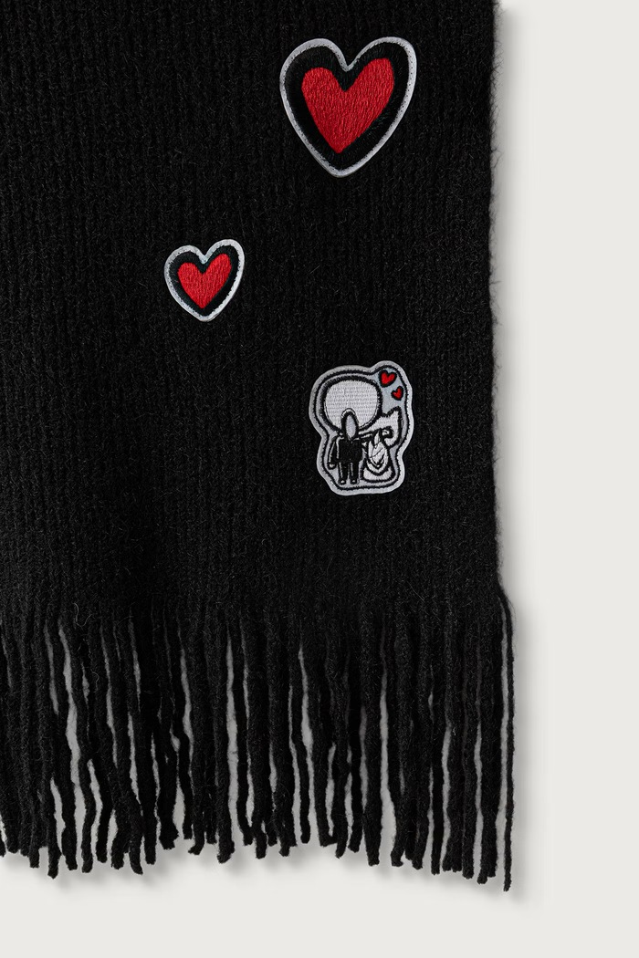Karl Lagerfeld Kratki šal s dodatkom vune B4W33050 crna AW26