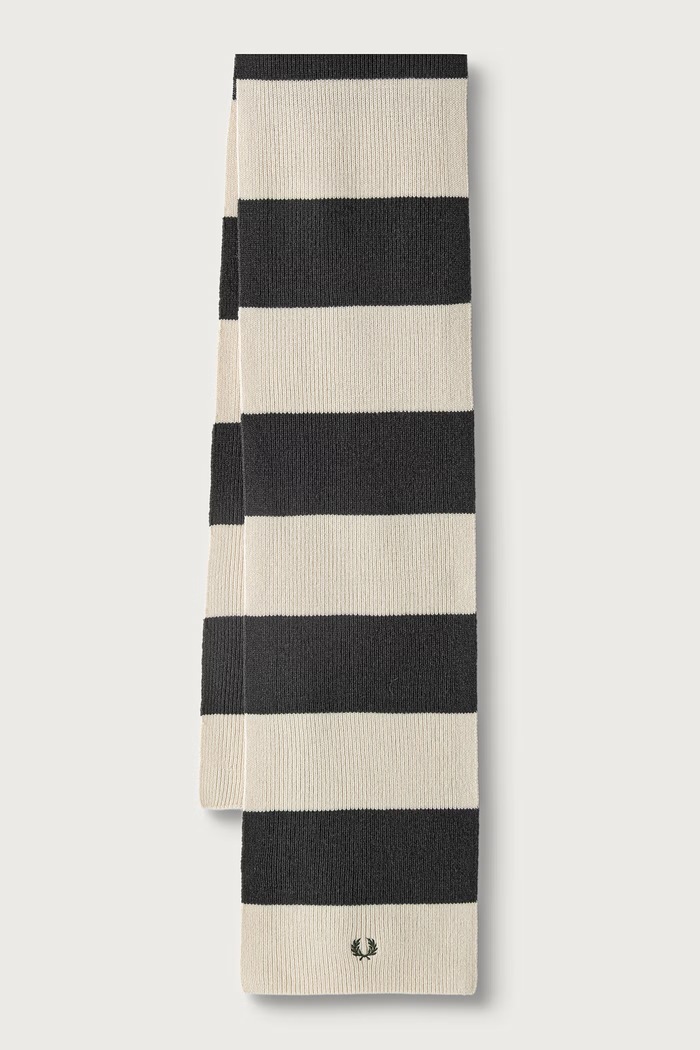 Fred Perry Szalik wełniany beżowy C3305.560