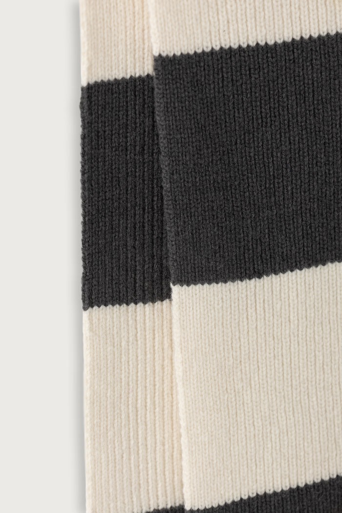 Fred Perry Szalik wełniany C3305.560 beżowy AW26