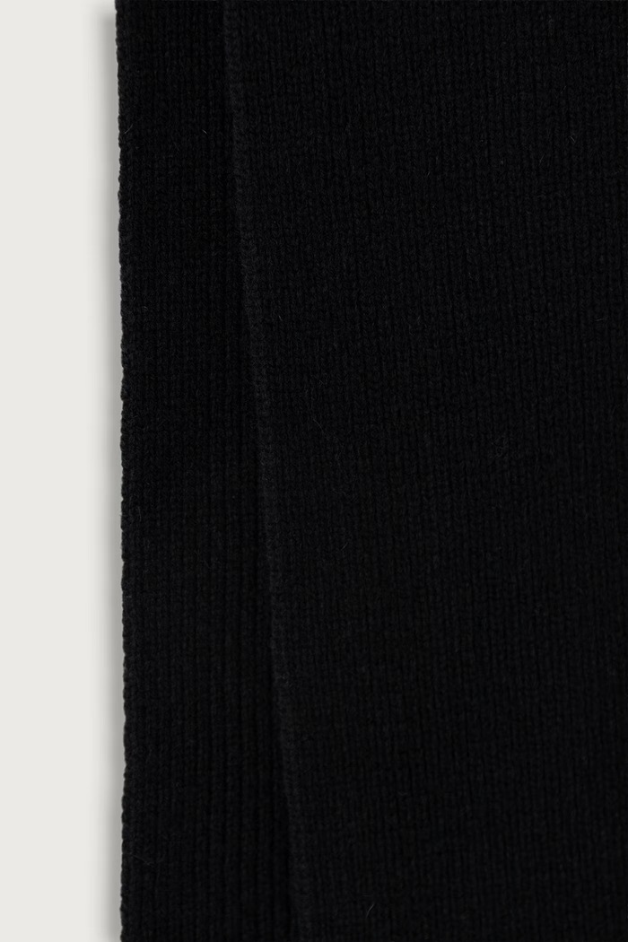 Fred Perry Szalik wełniany C3307.102 czarny AW26
