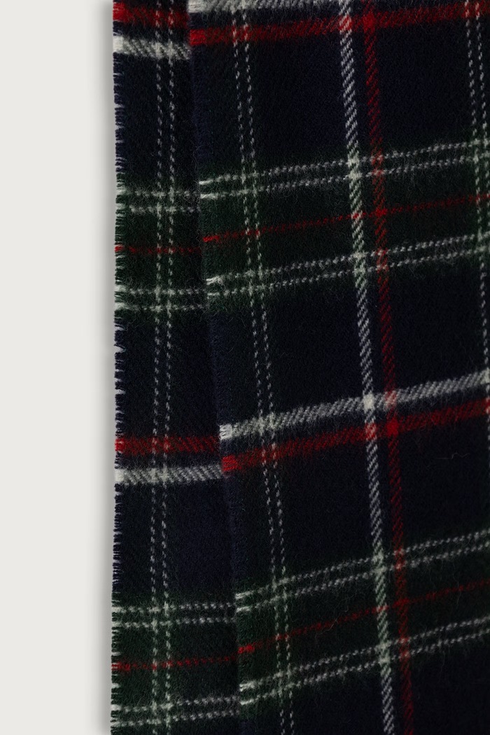 Fred Perry Szalik wełniany C3337.Z89 granatowy AW26