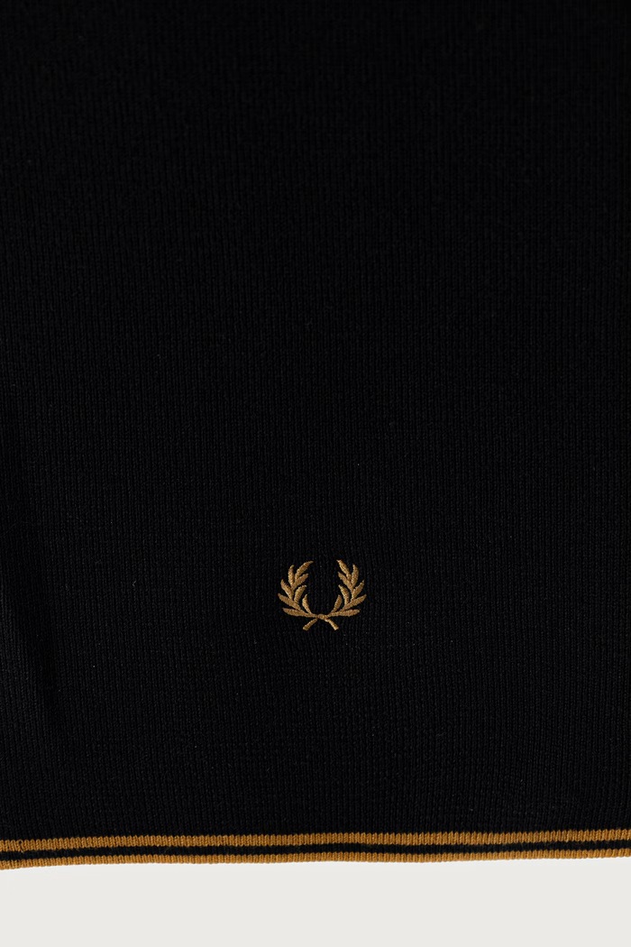 Fred Perry szalik z wełną C3319.U12 czarny AW26